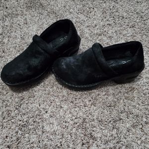 b.ø.c suede clog